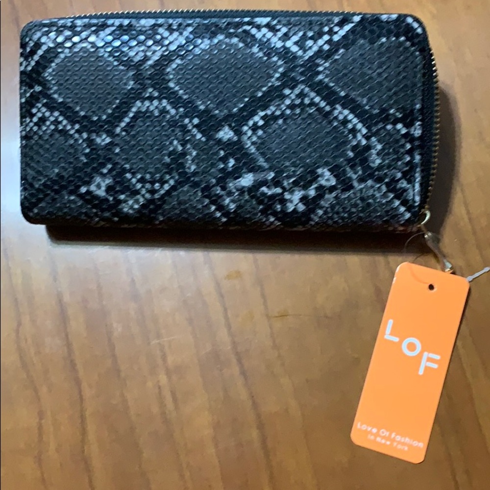 Black snakeskin wallett